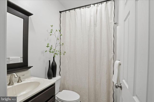 7 CRICKET GRN, Lancaster, PA 17602