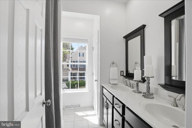 7 CRICKET GRN, Lancaster, PA 17602