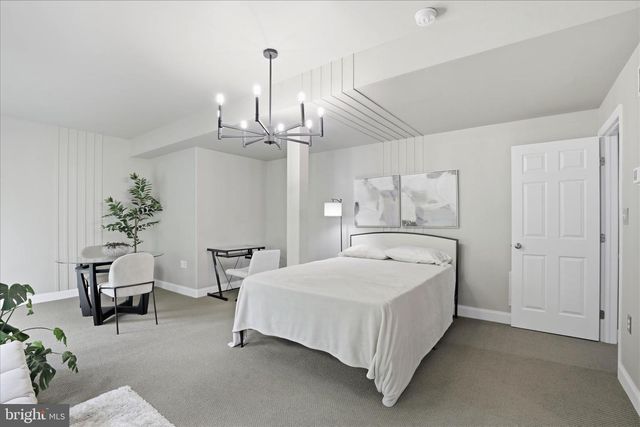 7 CRICKET GRN, Lancaster, PA 17602
