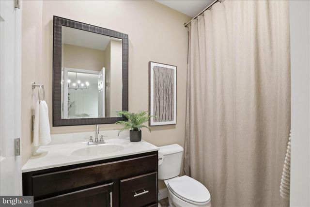 7 CRICKET GRN, Lancaster, PA 17602
