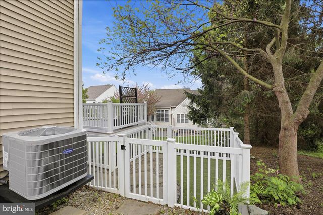 7 CRICKET GRN, Lancaster, PA 17602