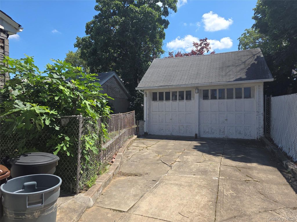 5933 159th Street, Fresh Meadows, NY 11365 — photo 3