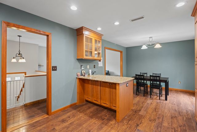 40 Abbey Court, Cheshire, CT 06410