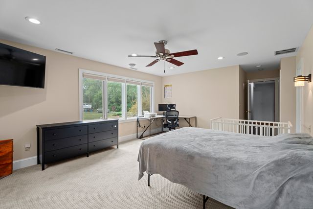 40 Abbey Court, Cheshire, CT 06410