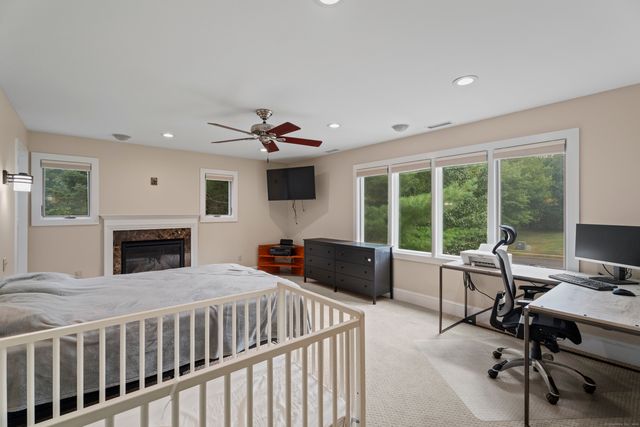 40 Abbey Court, Cheshire, CT 06410