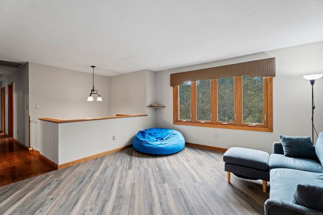 40 Abbey Court, Cheshire, CT 06410