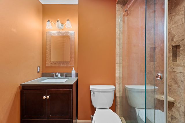 40 Abbey Court, Cheshire, CT 06410