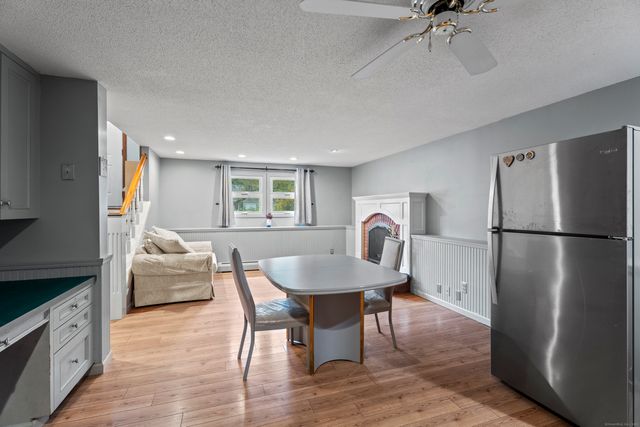 40 Abbey Court, Cheshire, CT 06410