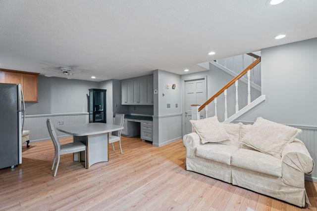 40 Abbey Court, Cheshire, CT 06410