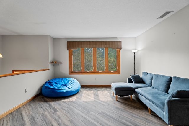 40 Abbey Court, Cheshire, CT 06410