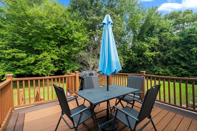 40 Abbey Court, Cheshire, CT 06410