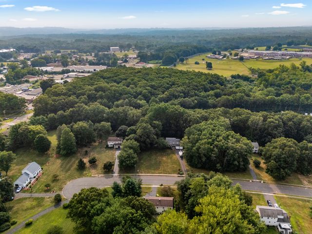 40 Abbey Court, Cheshire, CT 06410