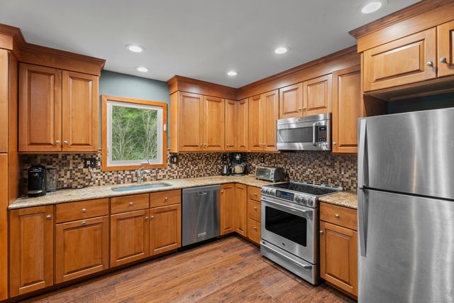 40 Abbey Court, Cheshire, CT 06410