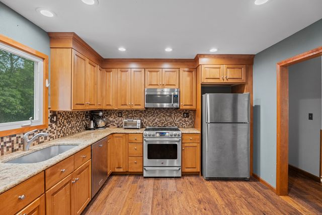 40 Abbey Court, Cheshire, CT 06410