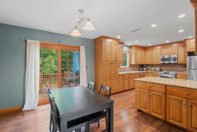 40 Abbey Court, Cheshire, CT 06410