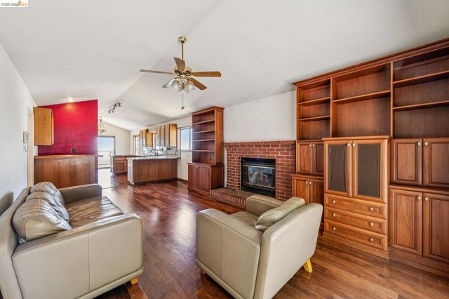 3510 Brunell Dr, Oakland, CA 94602