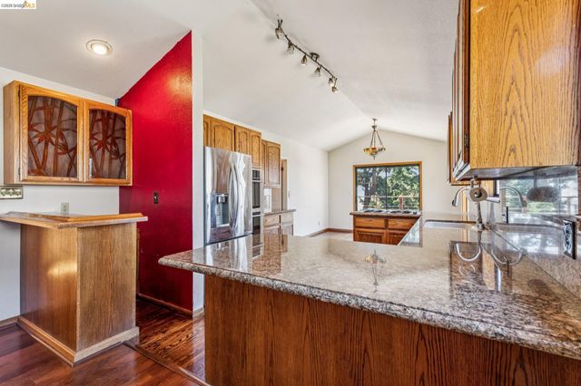 3510 Brunell Dr, Oakland, CA 94602