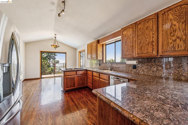 3510 Brunell Dr, Oakland, CA 94602