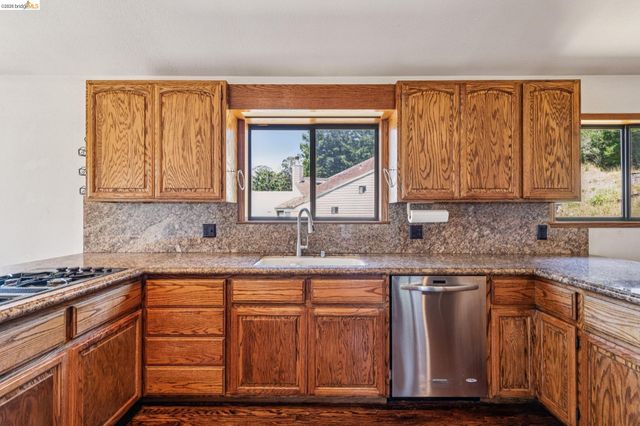3510 Brunell Dr, Oakland, CA 94602
