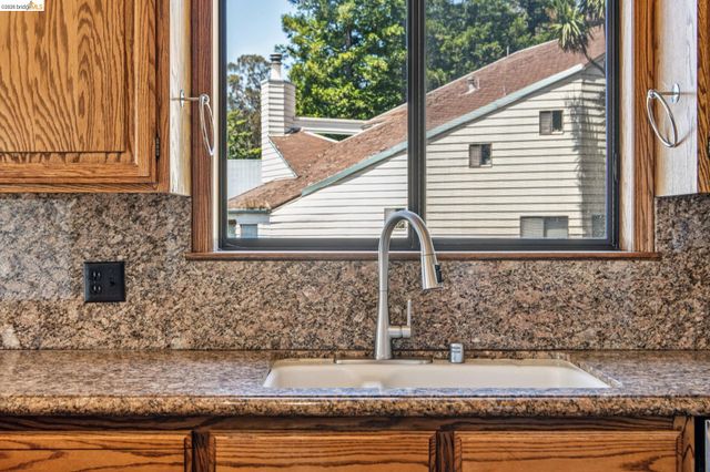 3510 Brunell Dr, Oakland, CA 94602