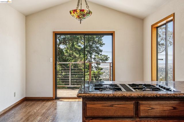 3510 Brunell Dr, Oakland, CA 94602