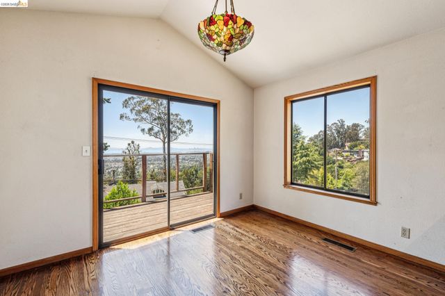 3510 Brunell Dr, Oakland, CA 94602
