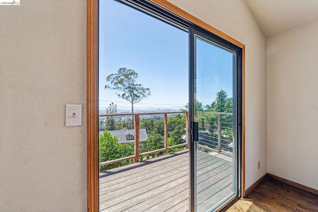 3510 Brunell Dr, Oakland, CA 94602