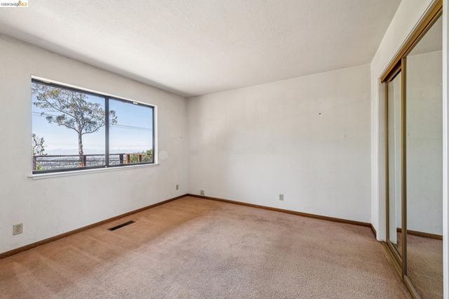 3510 Brunell Dr, Oakland, CA 94602