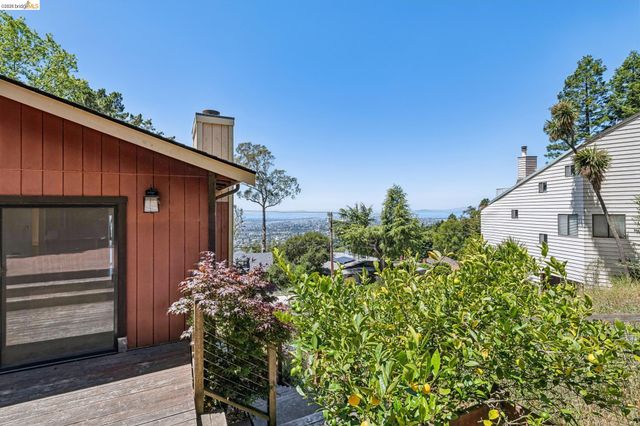3510 Brunell Dr, Oakland, CA 94602