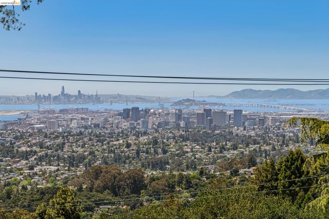 3510 Brunell Dr, Oakland, CA 94602