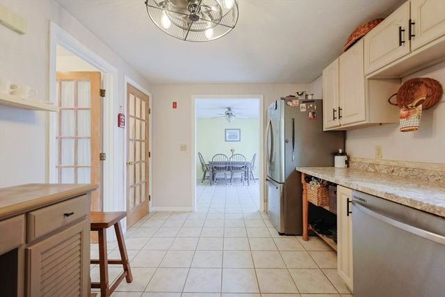 75 Lake St, Uxbridge, MA 01569