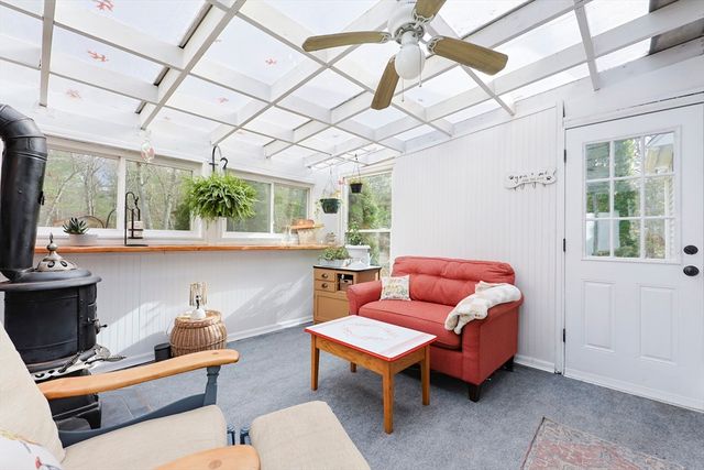 75 Lake St, Uxbridge, MA 01569