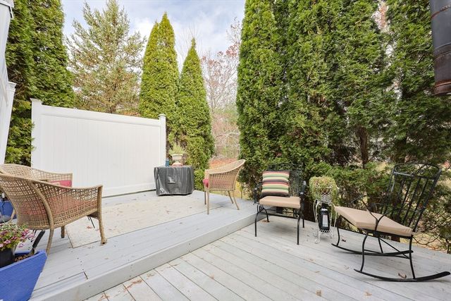 75 Lake St, Uxbridge, MA 01569