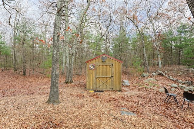 75 Lake St, Uxbridge, MA 01569