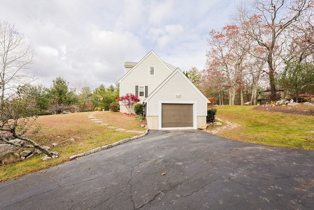 75 Lake St, Uxbridge, MA 01569