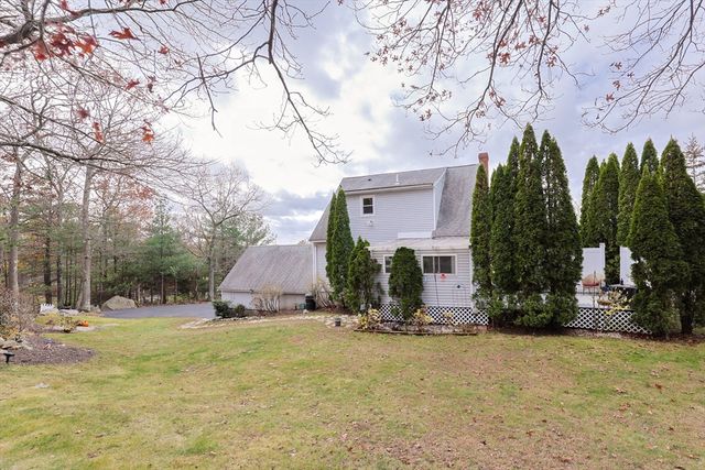 75 Lake St, Uxbridge, MA 01569
