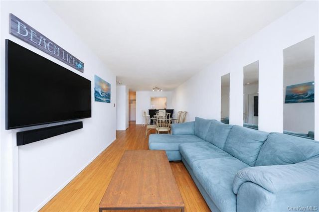 9731 4th Avenue 2C, Brooklyn, NY 11209