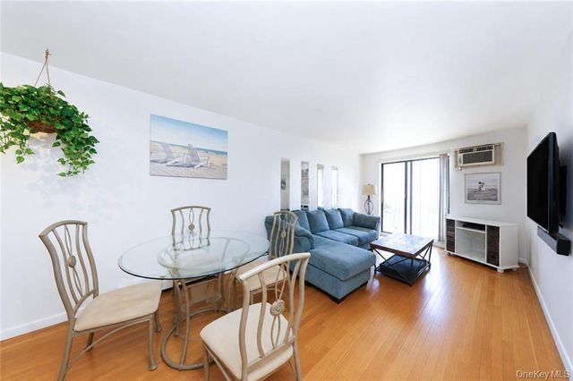 9731 4th Avenue 2C, Brooklyn, NY 11209