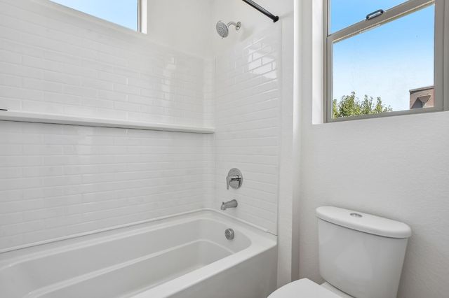 2079 Freya Walk, Sacramento, CA 95835