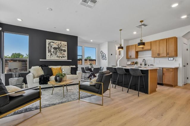 2079 Freya Walk, Sacramento, CA 95835