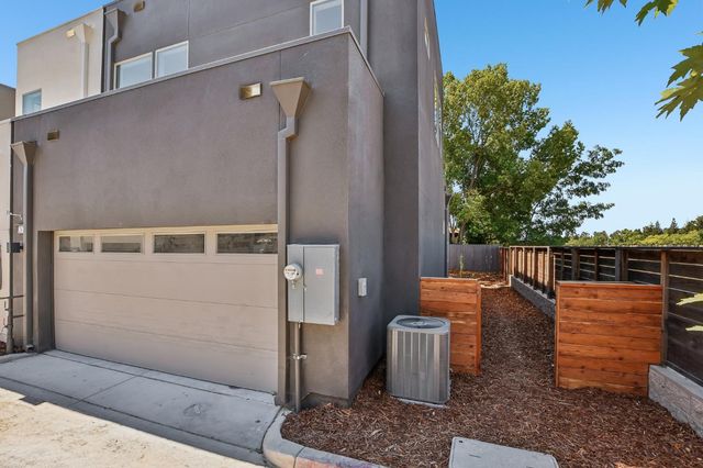 2079 Freya Walk, Sacramento, CA 95835