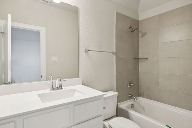 523 Blackwater Trail, Waxahachie, TX 75165