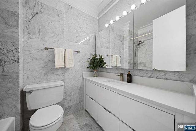 7002 Boulevard East PH 43A, Guttenberg, NJ 07093