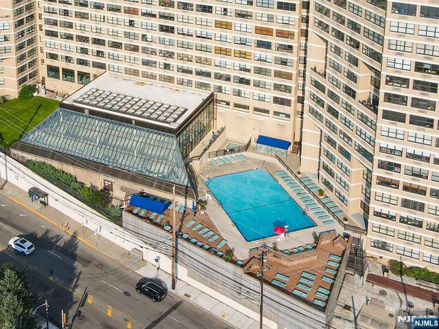 7002 Boulevard East PH 43A, Guttenberg, NJ 07093