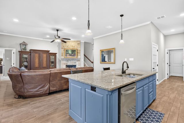 11000 Wanamaker Drive, Benbrook, TX 76126