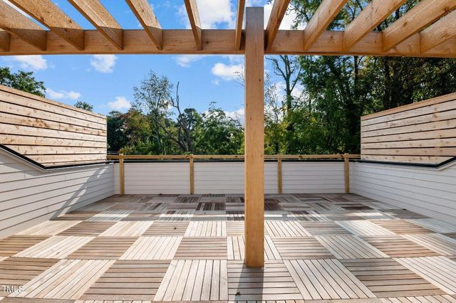 810 Maple Berry Lane 105, Raleigh, NC 27607