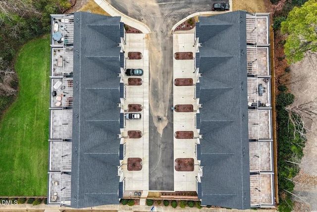 810 Maple Berry Lane 105, Raleigh, NC 27607