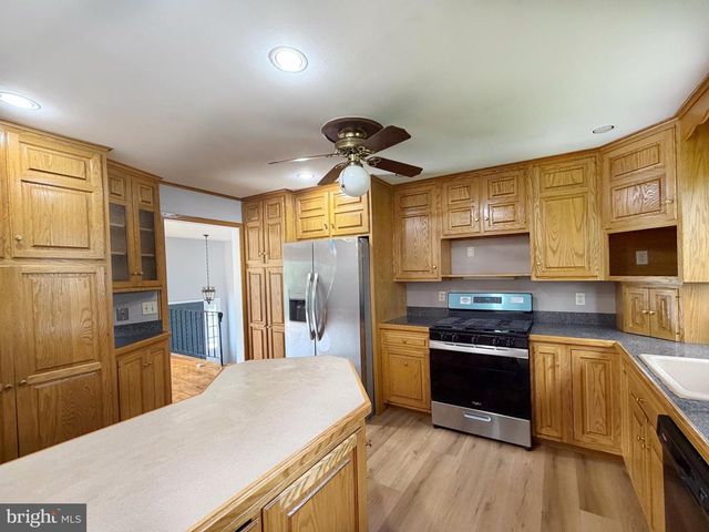 3303 SILVERSIDE RD, Wilmington, DE 19810