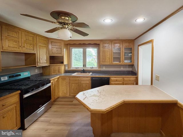3303 SILVERSIDE RD, Wilmington, DE 19810