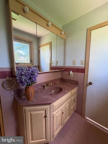 3303 SILVERSIDE RD, Wilmington, DE 19810